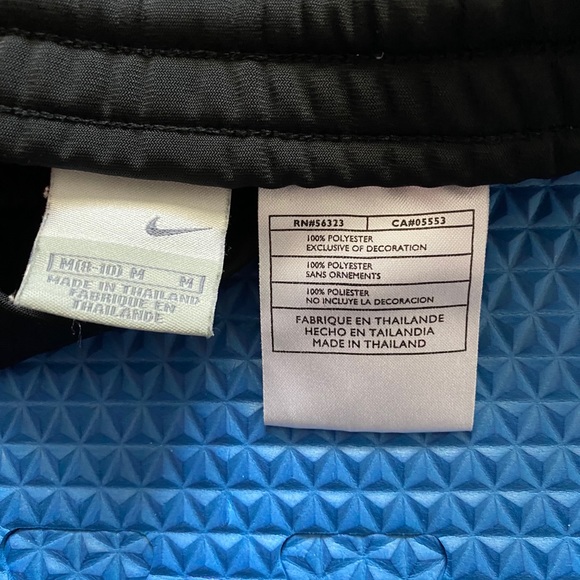 NIKE gently worn mini skirt - Picture 4 of 6